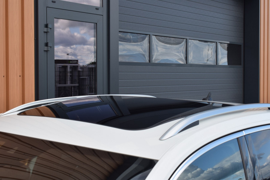 Volkswagen T-Roc 1.5 TSI 150pk DSG R-line Pano | Trekhaak | Beats | 19"