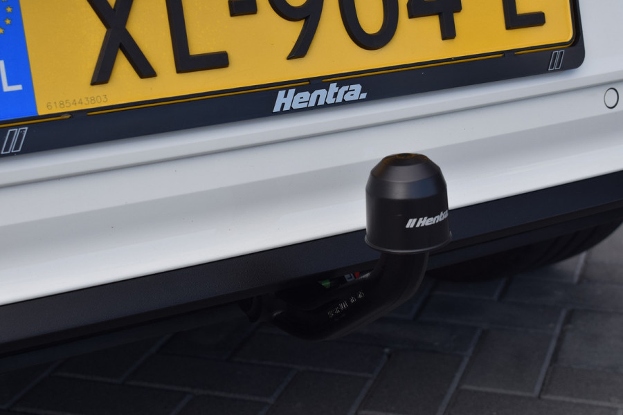 Volkswagen T-Roc 1.5 TSI 150pk DSG R-line Pano | Trekhaak | Beats | 19"