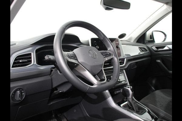 Volkswagen T-Roc 1.5 TSI 150PK DSG Style | Navigatie | Apple Carplay/Android Auto | Camera | Parkeersensoren | Adaptive Cruise Control | Dodehoek Assistent | Elektrische achterklep | Stoel- en stuurverwarming | Full Led | Climate Control | Lichtmetalen velgen Volkswagen T-Roc 1.5 TSI 150PK DSG Style | Navigatie | Apple Carplay/Android Auto | Camera | Parkeersensoren | Adaptive Cruise Control | Dodehoek Assistent | Elektrische achterklep | Stoel- en stuurverwarming | Full Led | Climate Control | Lichtmetalen velgen