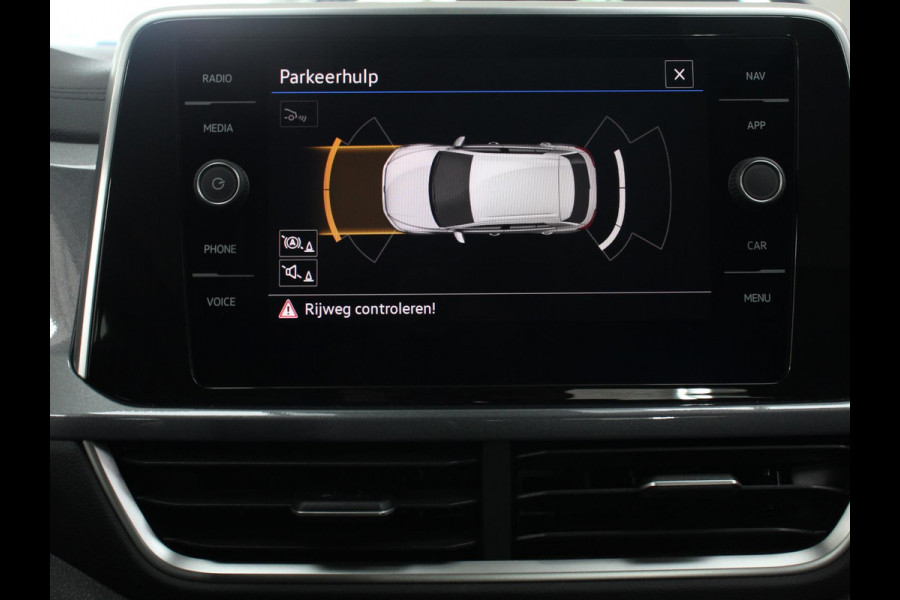 Volkswagen T-Roc 1.5 TSI 150PK DSG Style | Navigatie | Apple Carplay/Android Auto | Camera | Parkeersensoren | Adaptive Cruise Control | Dodehoek Assistent | Elektrische achterklep | Stoel- en stuurverwarming | Full Led | Climate Control | Lichtmetalen velgen Volkswagen T-Roc 1.5 TSI 150PK DSG Style | Navigatie | Apple Carplay/Android Auto | Camera | Parkeersensoren | Adaptive Cruise Control | Dodehoek Assistent | Elektrische achterklep | Stoel- en stuurverwarming | Full Led | Climate Control | Lichtmetalen velgen