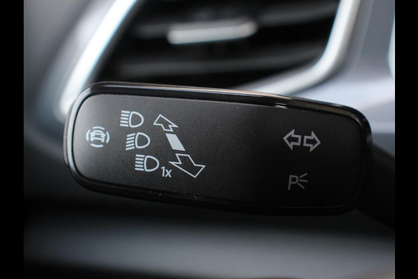 Volkswagen T-Roc 1.5 TSI 150PK DSG Style | Navigatie | Apple Carplay/Android Auto | Camera | Parkeersensoren | Adaptive Cruise Control | Dodehoek Assistent | Elektrische achterklep | Stoel- en stuurverwarming | Full Led | Climate Control | Lichtmetalen velgen Volkswagen T-Roc 1.5 TSI 150PK DSG Style | Navigatie | Apple Carplay/Android Auto | Camera | Parkeersensoren | Adaptive Cruise Control | Dodehoek Assistent | Elektrische achterklep | Stoel- en stuurverwarming | Full Led | Climate Control | Lichtmetalen velgen