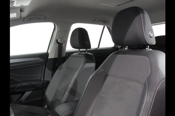 Volkswagen T-Roc 1.5 TSI 150PK DSG Style | Navigatie | Apple Carplay/Android Auto | Camera | Parkeersensoren | Adaptive Cruise Control | Dodehoek Assistent | Elektrische achterklep | Stoel- en stuurverwarming | Full Led | Climate Control | Lichtmetalen velgen Volkswagen T-Roc 1.5 TSI 150PK DSG Style | Navigatie | Apple Carplay/Android Auto | Camera | Parkeersensoren | Adaptive Cruise Control | Dodehoek Assistent | Elektrische achterklep | Stoel- en stuurverwarming | Full Led | Climate Control | Lichtmetalen velgen