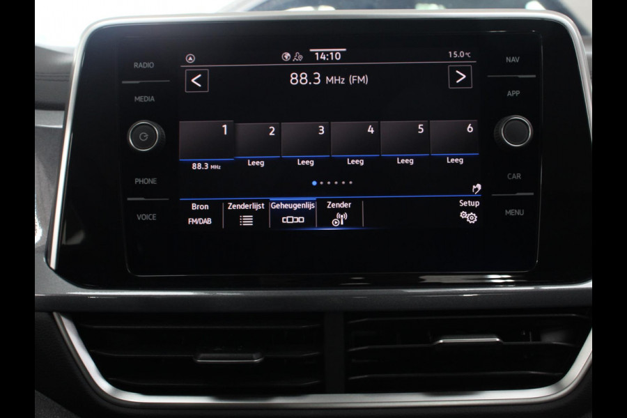 Volkswagen T-Roc 1.5 TSI 150PK DSG Style | Navigatie | Apple Carplay/Android Auto | Camera | Parkeersensoren | Adaptive Cruise Control | Dodehoek Assistent | Elektrische achterklep | Stoel- en stuurverwarming | Full Led | Climate Control | Lichtmetalen velgen Volkswagen T-Roc 1.5 TSI 150PK DSG Style | Navigatie | Apple Carplay/Android Auto | Camera | Parkeersensoren | Adaptive Cruise Control | Dodehoek Assistent | Elektrische achterklep | Stoel- en stuurverwarming | Full Led | Climate Control | Lichtmetalen velgen