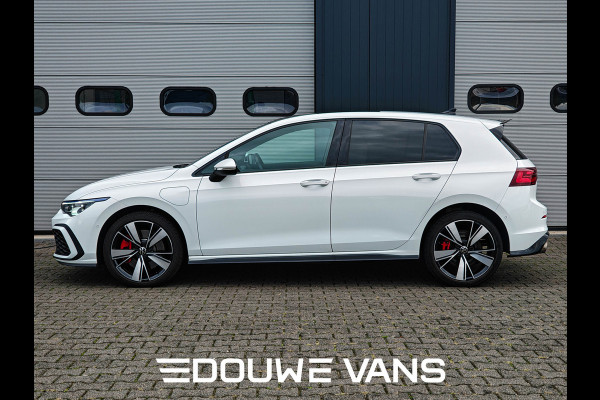 Volkswagen Golf GTE Leer Matrix-LED Q.Light Panorama Stoelverw. Carplay Navi Leder Stoelverwarming