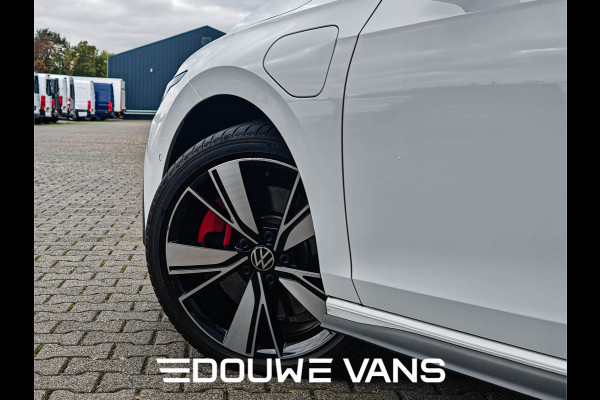 Volkswagen Golf GTE Leer Matrix-LED Q.Light Panorama Stoelverw. Carplay Navi Leder Stoelverwarming