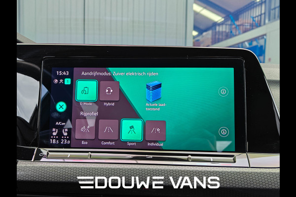 Volkswagen Golf GTE Leer Matrix-LED Q.Light Panorama Stoelverw. Carplay Navi Leder Stoelverwarming