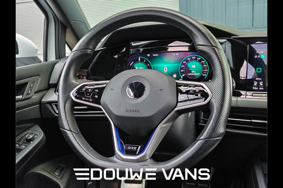 Volkswagen Golf GTE Leer Matrix-LED Q.Light Panorama Stoelverw. Carplay Navi Leder Stoelverwarming