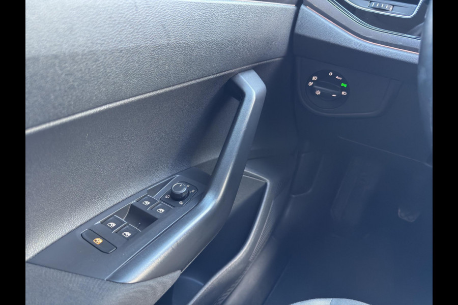 Volkswagen Polo 1.0 TSI Style | Camera | Parkeersensors | Airco (automatisch) | Digital Cockpit | Navigatie | IQ Light |