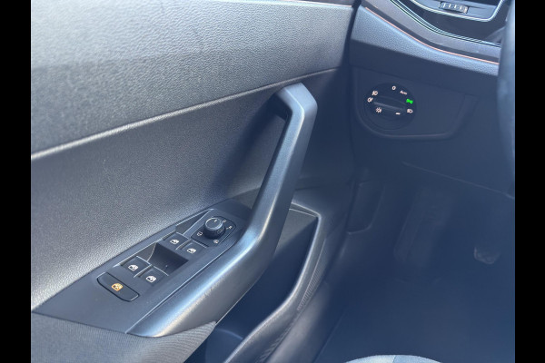 Volkswagen Polo 1.0 TSI Style | Camera | Parkeersensors | Airco (automatisch) | Digital Cockpit | Navigatie | IQ Light |