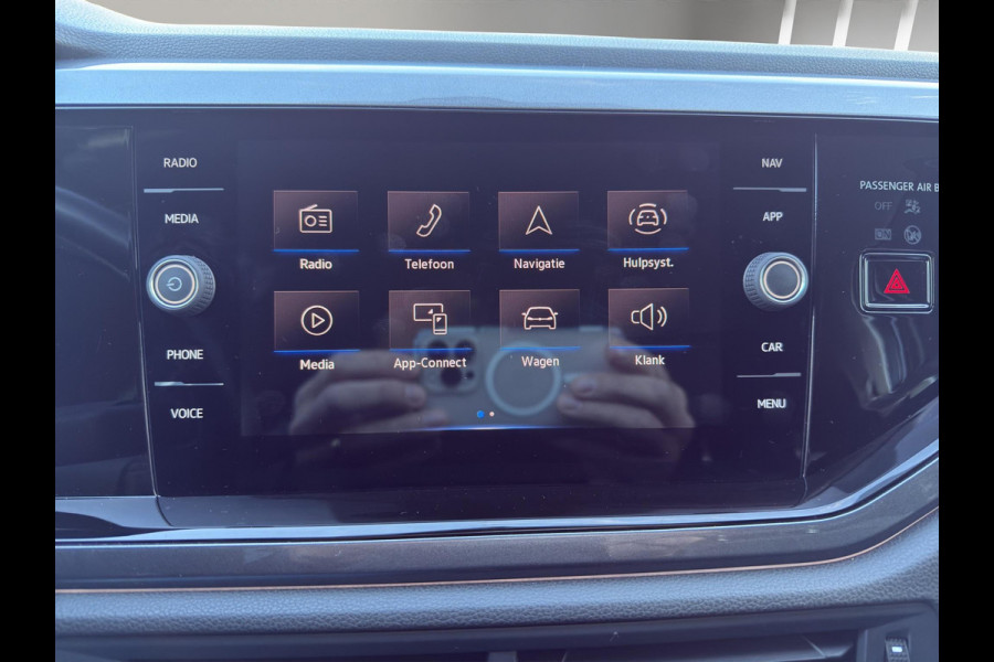 Volkswagen Polo 1.0 TSI Style | Camera | Parkeersensors | Airco (automatisch) | Digital Cockpit | Navigatie | IQ Light |