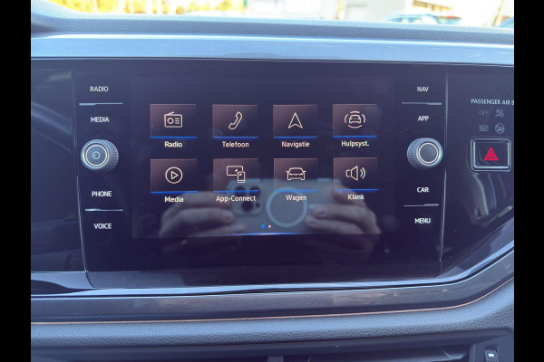 Volkswagen Polo 1.0 TSI Style | Camera | Parkeersensors | Airco (automatisch) | Digital Cockpit | Navigatie | IQ Light |