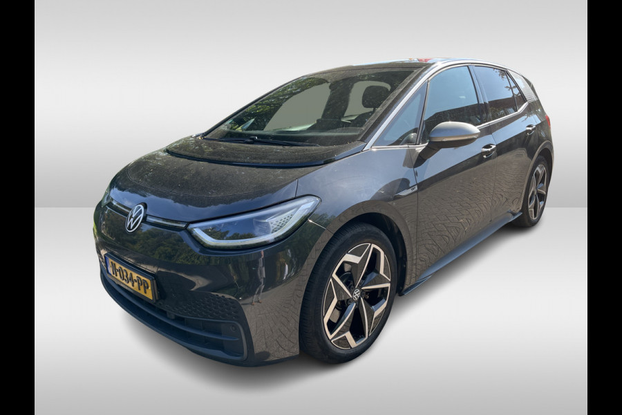 Volkswagen ID.3 First Plus 58 kWh SOH 92,5% / Camera / Keyless / Matrix LED / Interieurvoorverwarming / 19'' / DAB / 19'' / Navigatie / ACC Volkswagen ID.3 First Plus 58 kWh SOH 92,5% / Camera / Keyless / Matrix LED / Interieurvoorverwarming / 19'' / DAB / 19'' / Navigatie / ACC
