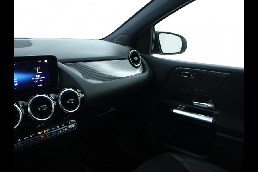 Mercedes-Benz B-Klasse 180 Business Solution AMG | Panoramadak | Achteruitrijcamera | Nightpakket | Apple Carplay | Inclusief 24 maanden MB Certified garantie voor Europa. Mercedes-Benz B-Klasse 180 Business Solution AMG | Panoramadak | Achteruitrijcamera | Nightpakket | Apple Carplay | Inclusief 24 maanden MB Certified garantie voor Europa.