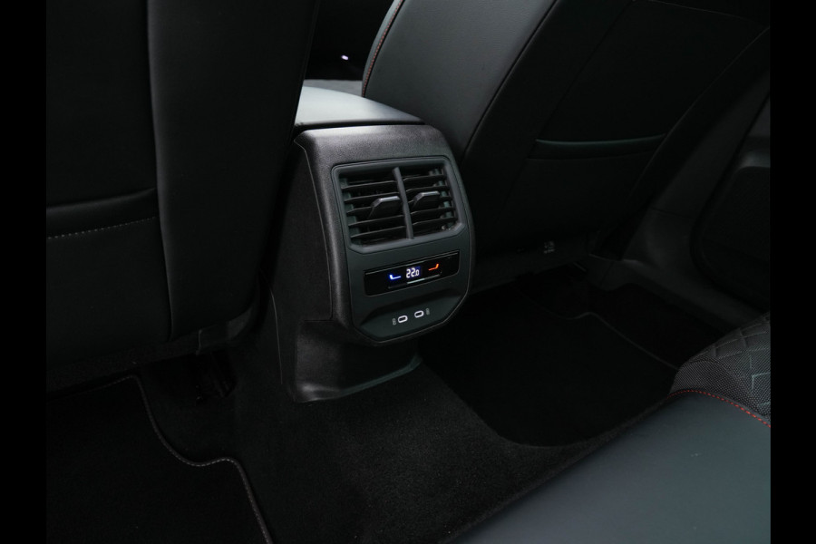 Seat Leon Sportstourer 2.0 TDI FR Business Intense (INCL-BTW) Aut.  *PANO | FULL-LED | ADAPTIVE-CRUISE | DIGI-COCKPIT | NAVI-FULLMAP | LEATHER-MICROFIBRE | CARPLAY | KEYLESS | SHIFT-PADDLES | SPORT-SEATS | AMBIENT-LIGHT | CAMERA | 17''ALU | T