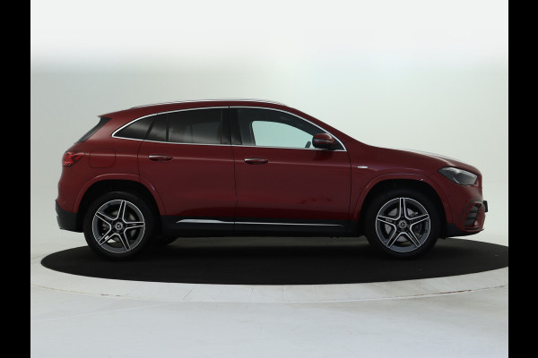 Mercedes-Benz GLA 250 e Business Solution AMG AMG Line Advanced Plus | Trekhaak | Dodehoek Assist | 11 kW Laden | Stoel en Stuurverwarming. Inclusief 24 maanden MB Certified garantie voor Europa.