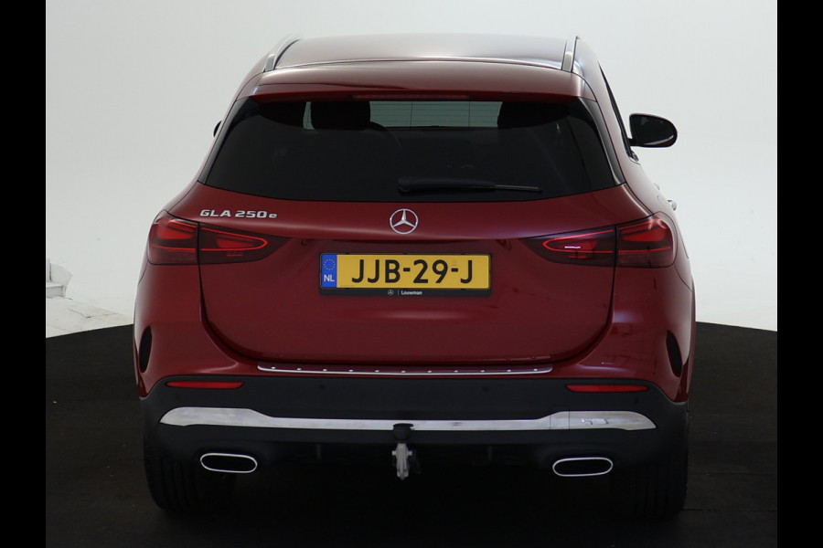 Mercedes-Benz GLA 250 e Business Solution AMG AMG Line Advanced Plus | Trekhaak | Dodehoek Assist | 11 kW Laden | Stoel en Stuurverwarming. Inclusief 24 maanden MB Certified garantie voor Europa.