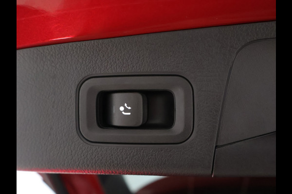 Mercedes-Benz GLA 250 e Business Solution AMG AMG Line Advanced Plus | Trekhaak | Dodehoek Assist | 11 kW Laden | Stoel en Stuurverwarming. Inclusief 24 maanden MB Certified garantie voor Europa.