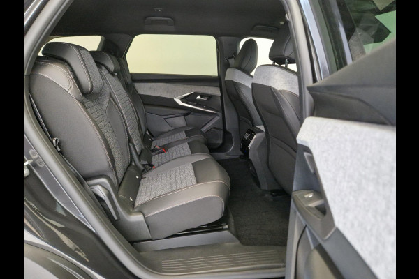 Peugeot 5008 1.6 Plug-in Hybrid 195 Allure 7,4 kW | Seat Pack | Panoramic Navigation Pack | 360 Vision & Drive Assist Pack Peugeot 5008 1.6 Plug-in Hybrid 195 Allure 7,4 kW | Seat Pack | Panoramic Navigation Pack | 360 Vision & Drive Assist Pack
