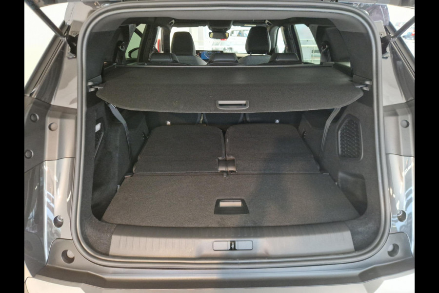 Peugeot 5008 1.6 Plug-in Hybrid 195 Allure 7,4 kW | Seat Pack | Panoramic Navigation Pack | 360 Vision & Drive Assist Pack Peugeot 5008 1.6 Plug-in Hybrid 195 Allure 7,4 kW | Seat Pack | Panoramic Navigation Pack | 360 Vision & Drive Assist Pack