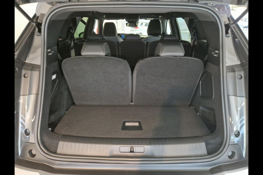 Peugeot 5008 1.6 Plug-in Hybrid 195 Allure 7,4 kW | Seat Pack | Panoramic Navigation Pack | 360 Vision & Drive Assist Pack Peugeot 5008 1.6 Plug-in Hybrid 195 Allure 7,4 kW | Seat Pack | Panoramic Navigation Pack | 360 Vision & Drive Assist Pack