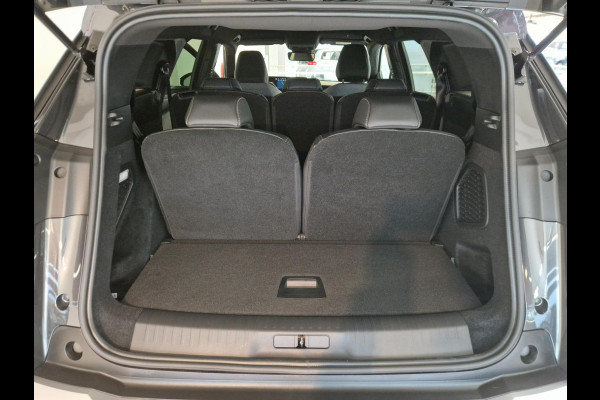 Peugeot 5008 1.6 Plug-in Hybrid 195 Allure 7,4 kW | Seat Pack | Panoramic Navigation Pack | 360 Vision & Drive Assist Pack Peugeot 5008 1.6 Plug-in Hybrid 195 Allure 7,4 kW | Seat Pack | Panoramic Navigation Pack | 360 Vision & Drive Assist Pack