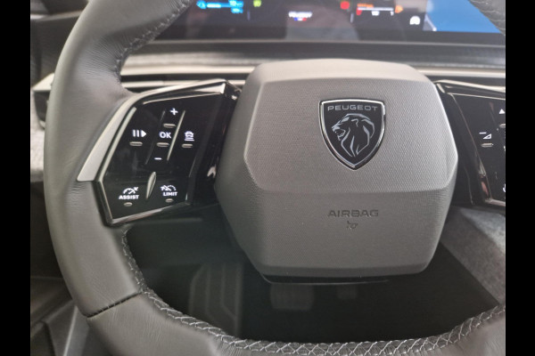 Peugeot 5008 1.6 Plug-in Hybrid 195 Allure 7,4 kW | Seat Pack | Panoramic Navigation Pack | 360 Vision & Drive Assist Pack Peugeot 5008 1.6 Plug-in Hybrid 195 Allure 7,4 kW | Seat Pack | Panoramic Navigation Pack | 360 Vision & Drive Assist Pack