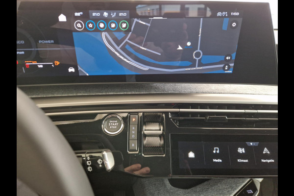 Peugeot 5008 1.6 Plug-in Hybrid 195 Allure 7,4 kW | Seat Pack | Panoramic Navigation Pack | 360 Vision & Drive Assist Pack Peugeot 5008 1.6 Plug-in Hybrid 195 Allure 7,4 kW | Seat Pack | Panoramic Navigation Pack | 360 Vision & Drive Assist Pack