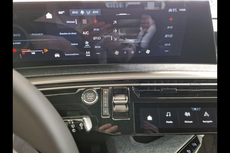 Peugeot 5008 1.6 Plug-in Hybrid 195 Allure 7,4 kW | Seat Pack | Panoramic Navigation Pack | 360 Vision & Drive Assist Pack Peugeot 5008 1.6 Plug-in Hybrid 195 Allure 7,4 kW | Seat Pack | Panoramic Navigation Pack | 360 Vision & Drive Assist Pack