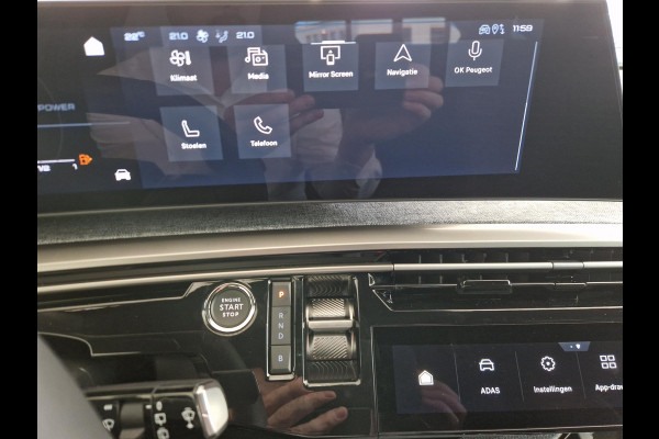 Peugeot 5008 1.6 Plug-in Hybrid 195 Allure 7,4 kW | Seat Pack | Panoramic Navigation Pack | 360 Vision & Drive Assist Pack Peugeot 5008 1.6 Plug-in Hybrid 195 Allure 7,4 kW | Seat Pack | Panoramic Navigation Pack | 360 Vision & Drive Assist Pack
