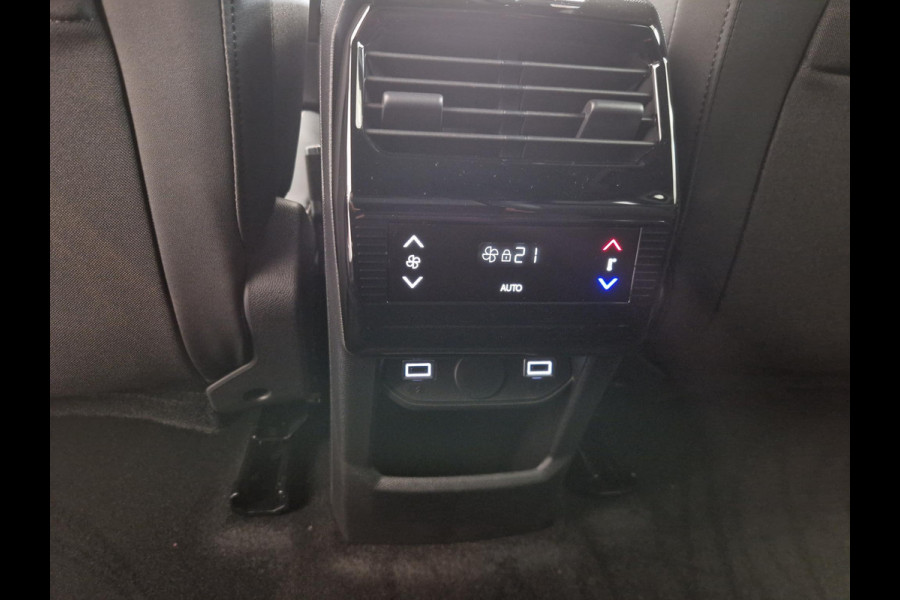 Peugeot 5008 1.6 Plug-in Hybrid 195 Allure 7,4 kW | Seat Pack | Panoramic Navigation Pack | 360 Vision & Drive Assist Pack Peugeot 5008 1.6 Plug-in Hybrid 195 Allure 7,4 kW | Seat Pack | Panoramic Navigation Pack | 360 Vision & Drive Assist Pack
