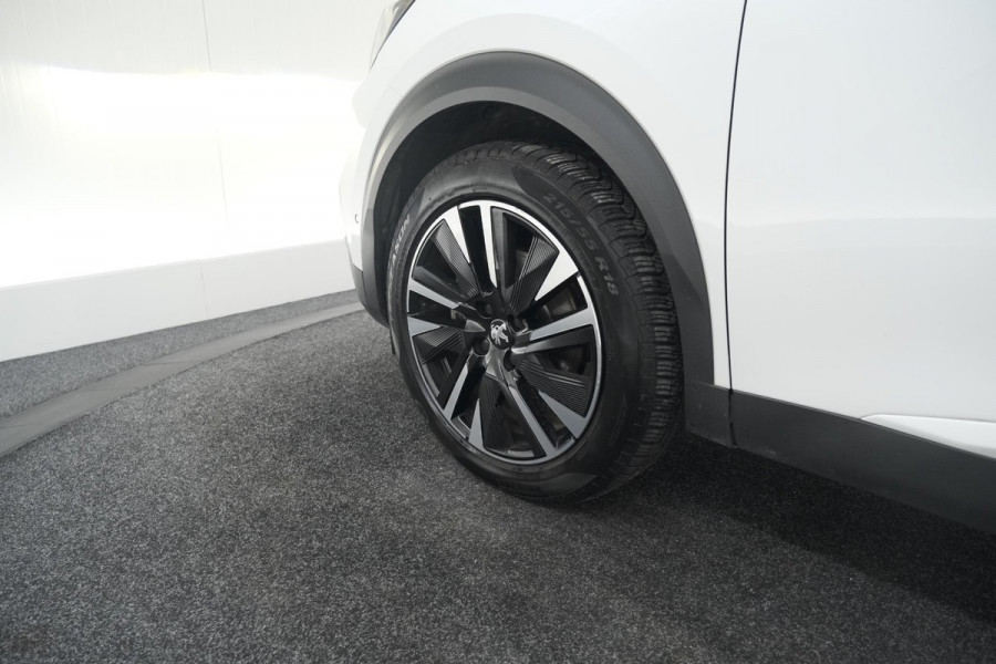 Peugeot e-2008 EV GT Pack 50 kWh | Schuif-/Kanteldak | Adaptieve Cruise Control | Camera | Dodehoekdetectie Peugeot e-2008 EV GT Pack 50 kWh | Schuif-/Kanteldak | Adaptieve Cruise Control | Camera | Dodehoekdetectie