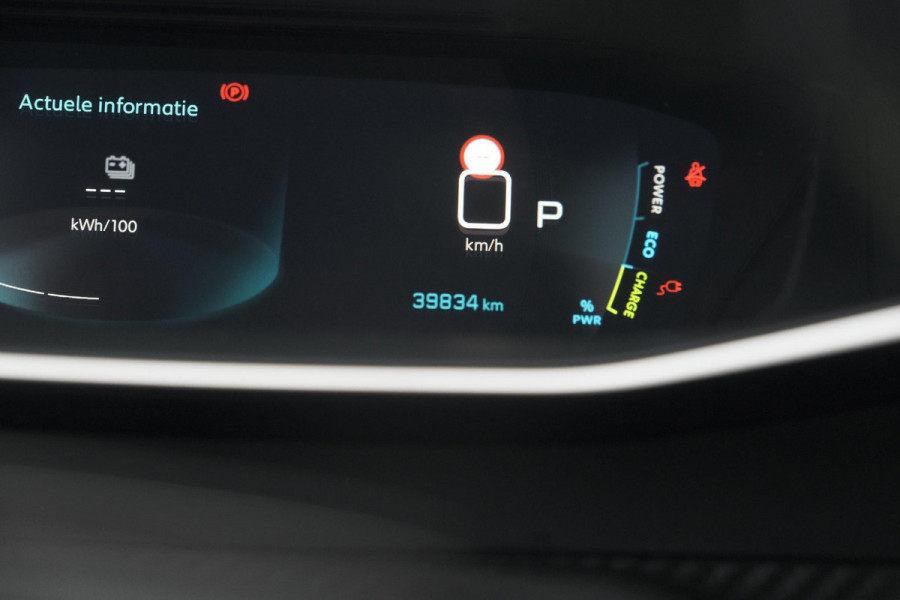 Peugeot e-2008 EV GT Pack 50 kWh | Schuif-/Kanteldak | Adaptieve Cruise Control | Camera | Dodehoekdetectie Peugeot e-2008 EV GT Pack 50 kWh | Schuif-/Kanteldak | Adaptieve Cruise Control | Camera | Dodehoekdetectie
