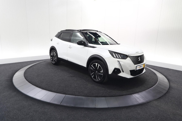 Peugeot e-2008 EV GT Pack 50 kWh | Schuif-/Kanteldak | Adaptieve Cruise Control | Camera | Dodehoekdetectie Peugeot e-2008 EV GT Pack 50 kWh | Schuif-/Kanteldak | Adaptieve Cruise Control | Camera | Dodehoekdetectie