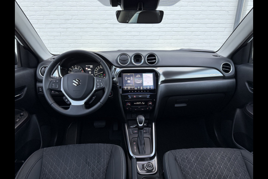 Suzuki Vitara 1.5 Hybrid Style AllGrip | Pano | ACC | Camera | LED | Parelmoer Suzuki Vitara 1.5 Hybrid Style AllGrip | Pano | ACC | Camera | LED | Parelmoer