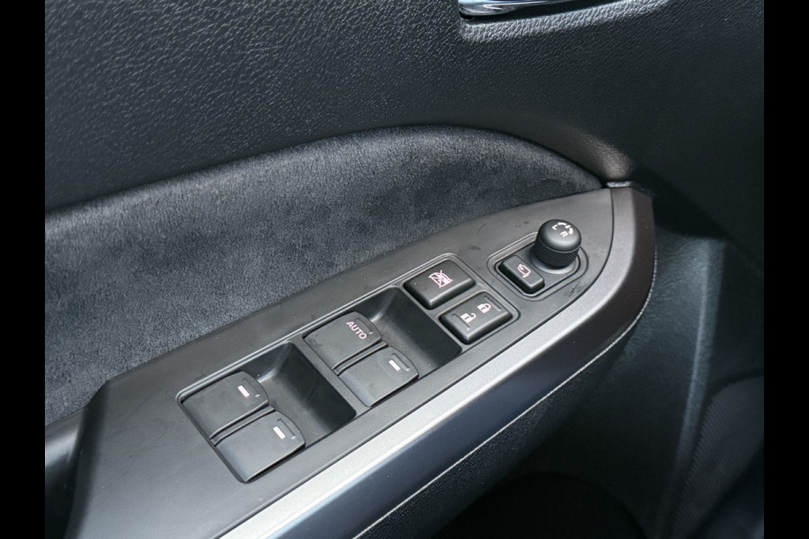 Suzuki Vitara 1.5 Hybrid Style AllGrip | Pano | ACC | Camera | LED | Parelmoer Suzuki Vitara 1.5 Hybrid Style AllGrip | Pano | ACC | Camera | LED | Parelmoer