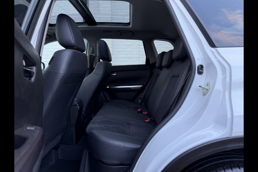 Suzuki Vitara 1.5 Hybrid Style AllGrip | Pano | ACC | Camera | LED | Parelmoer Suzuki Vitara 1.5 Hybrid Style AllGrip | Pano | ACC | Camera | LED | Parelmoer