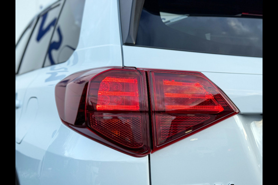 Suzuki Vitara 1.5 Hybrid Style AllGrip | Pano | ACC | Camera | LED | Parelmoer Suzuki Vitara 1.5 Hybrid Style AllGrip | Pano | ACC | Camera | LED | Parelmoer