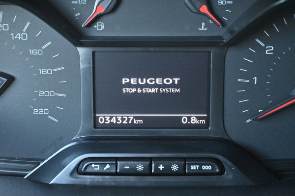 Peugeot Partner 1.5 BlueHDi L2 130 pk EAT8 S&S Camera, Standkachel, Trekhaak afneembaar Peugeot Partner 1.5 BlueHDi L2 130 pk EAT8 S&S Camera, Standkachel, Trekhaak afneembaar