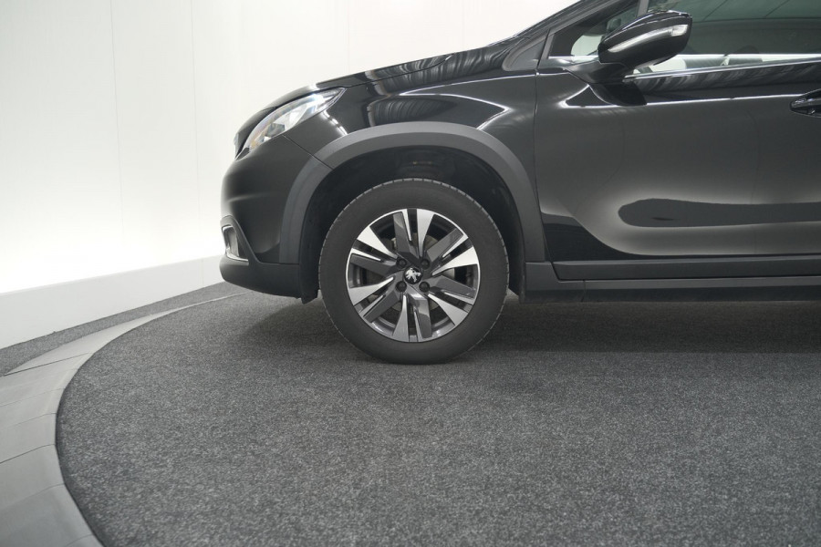 Peugeot 2008 PureTech 110 Allure | Panoramadak | Navigatie | Camera | Parkeersensoren
