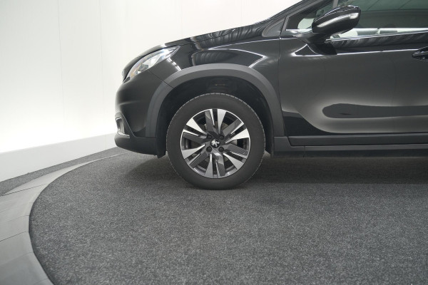 Peugeot 2008 PureTech 110 Allure | Panoramadak | Navigatie | Camera | Parkeersensoren