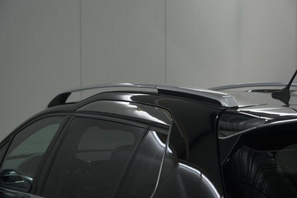 Peugeot 2008 PureTech 110 Allure | Panoramadak | Navigatie | Camera | Parkeersensoren