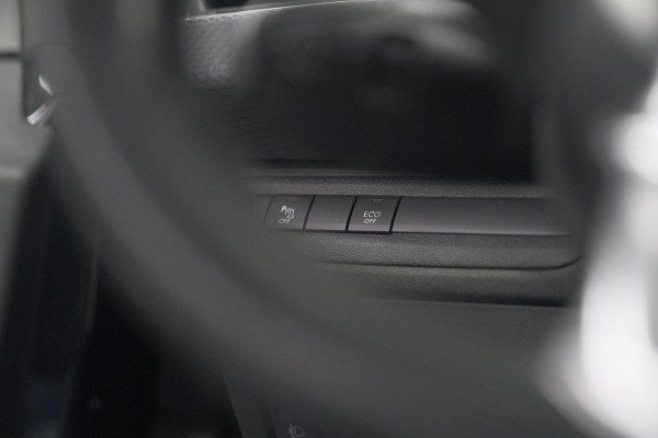 Peugeot 2008 PureTech 110 Allure | Panoramadak | Navigatie | Camera | Parkeersensoren
