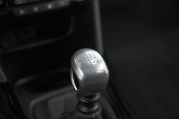 Peugeot 2008 PureTech 110 Allure | Panoramadak | Navigatie | Camera | Parkeersensoren