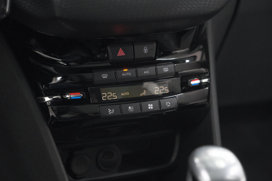 Peugeot 2008 PureTech 110 Allure | Panoramadak | Navigatie | Camera | Parkeersensoren