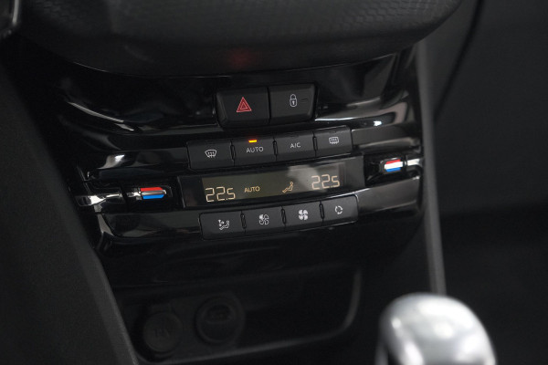 Peugeot 2008 PureTech 110 Allure | Panoramadak | Navigatie | Camera | Parkeersensoren