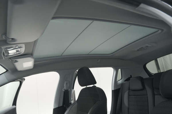 Peugeot 2008 PureTech 110 Allure | Panoramadak | Navigatie | Camera | Parkeersensoren