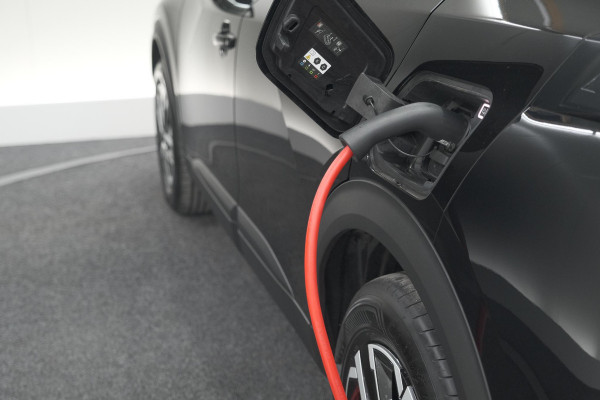 Peugeot e-2008 EV Active 50 kWh | Parkeersensoren | Apple Carplay | Climate Control Peugeot e-2008 EV Active 50 kWh | Parkeersensoren | Apple Carplay | Climate Control