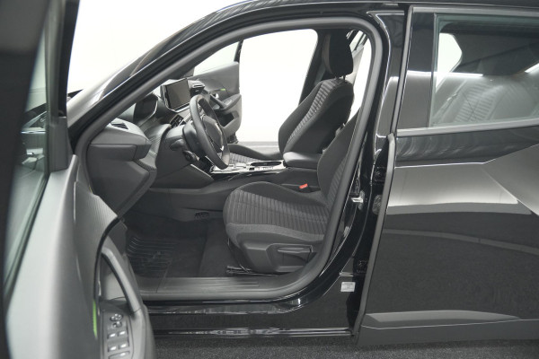 Peugeot e-2008 EV Active 50 kWh | Parkeersensoren | Apple Carplay | Climate Control Peugeot e-2008 EV Active 50 kWh | Parkeersensoren | Apple Carplay | Climate Control