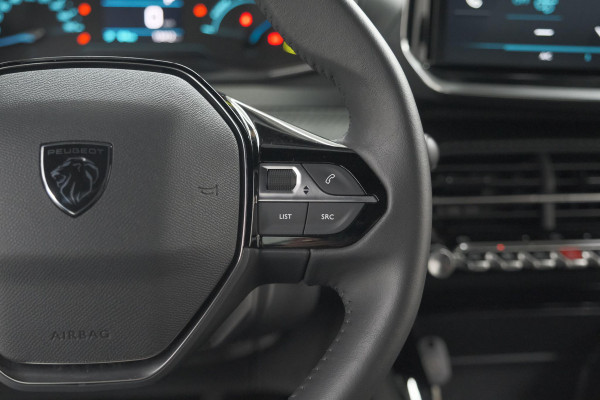 Peugeot e-2008 EV Active 50 kWh | Parkeersensoren | Apple Carplay | Climate Control Peugeot e-2008 EV Active 50 kWh | Parkeersensoren | Apple Carplay | Climate Control