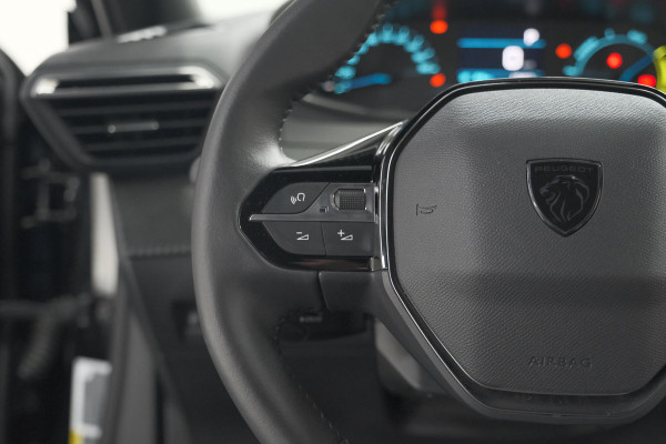 Peugeot e-2008 EV Active 50 kWh | Parkeersensoren | Apple Carplay | Climate Control Peugeot e-2008 EV Active 50 kWh | Parkeersensoren | Apple Carplay | Climate Control